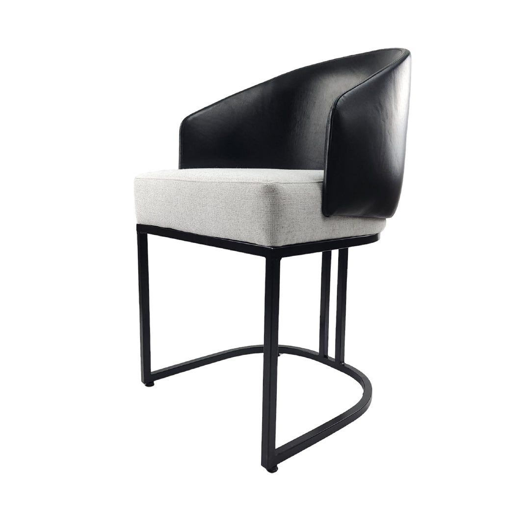 Silla Dolores | Asiento Textil y Respaldo 100% Piel con Base Metálica Negra