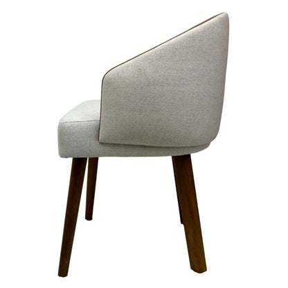 SILLA BERNAL - respaldo interior en piel genuina, asiento y respaldo exterior en textil, base de madera de encino