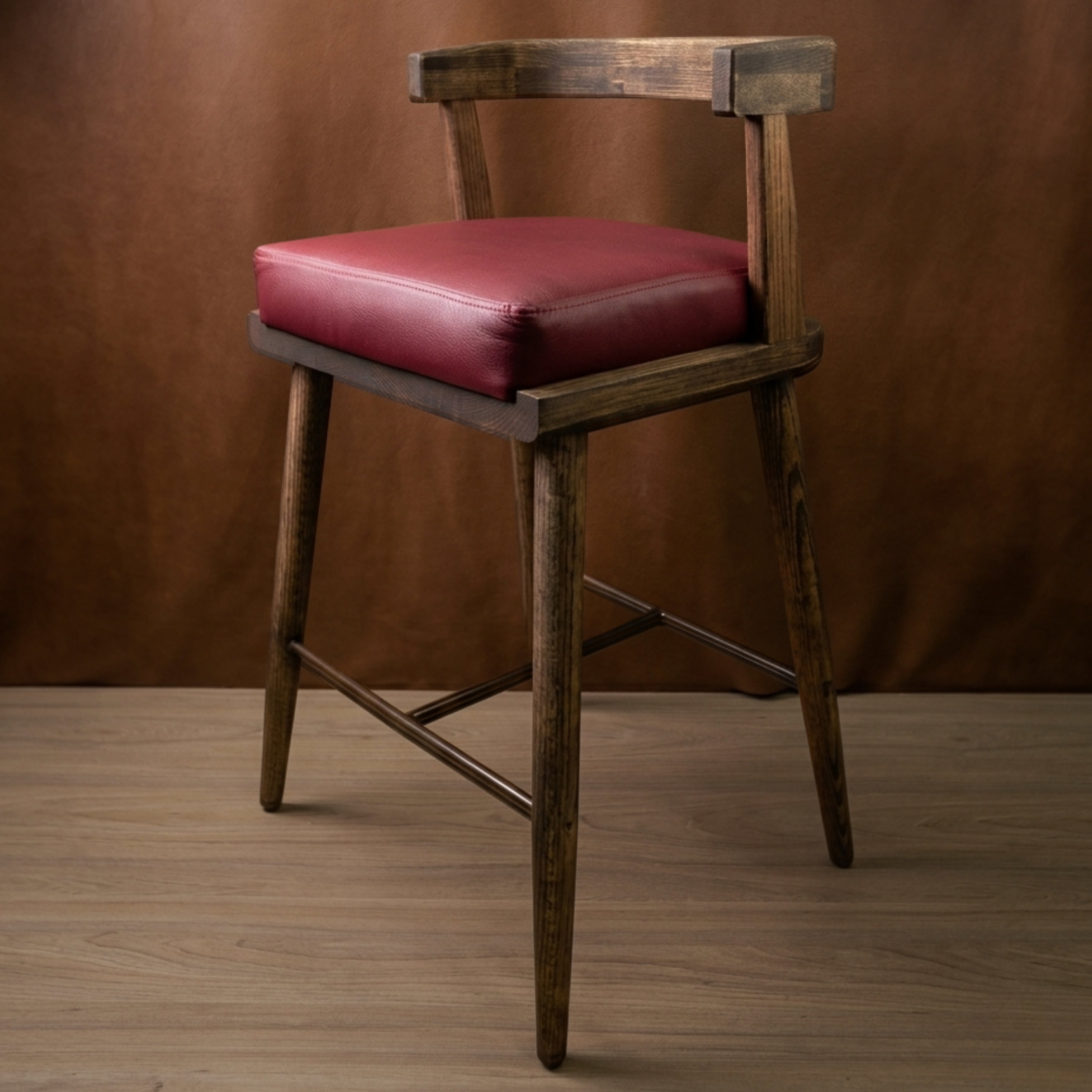 BANCO ALTO MERIDA - asiento piel genuina elite red, estructura de madera de encino tono nogal