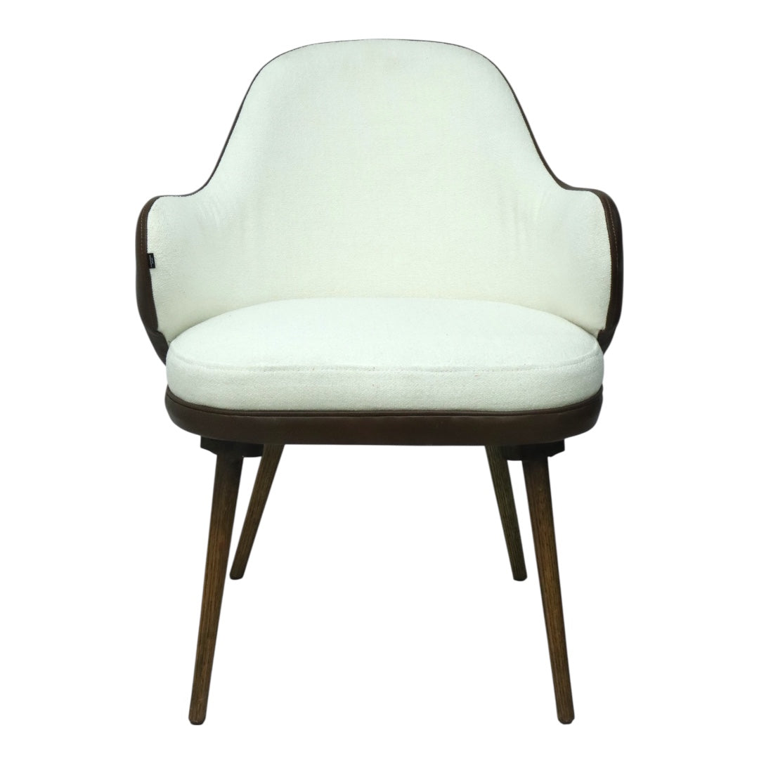 SILLA NÁPOLES - respaldo exterior en piel genuina color cafe, con base de madera de encino