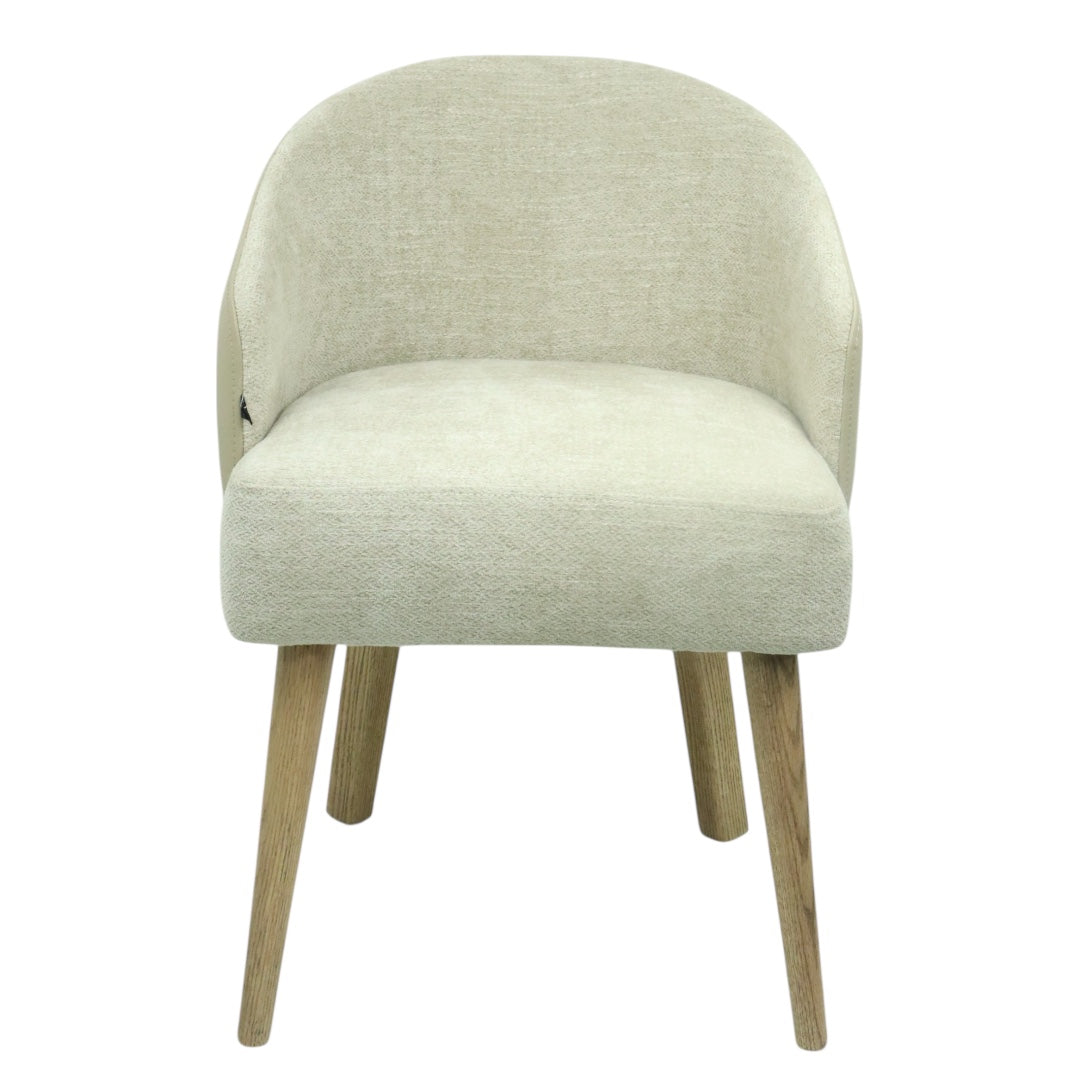 SILLA BERNAL - respaldo exterior en piel genuina, asiento y respaldo interior en textil, base de madera de encino