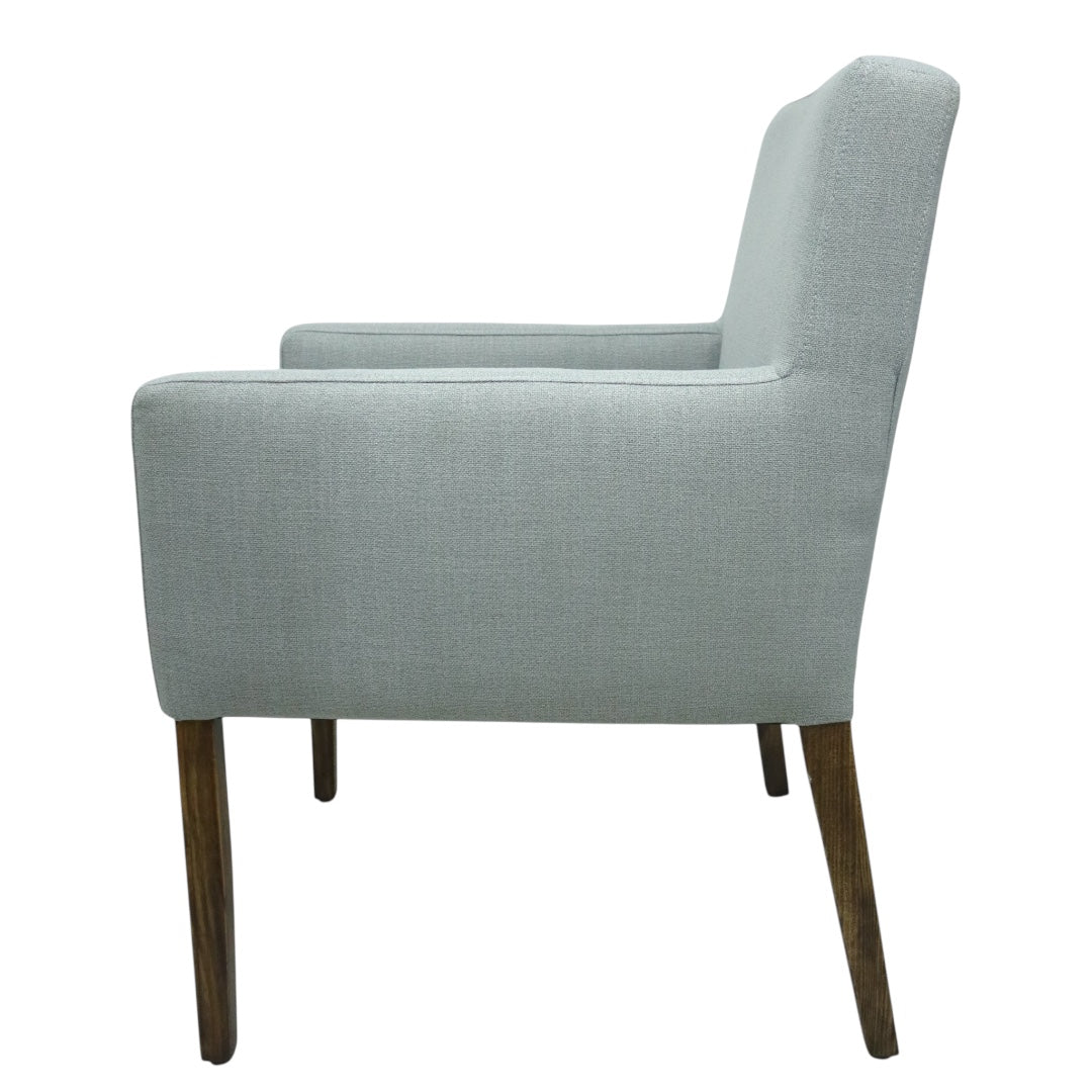 SILLA LORETO - respaldo y asiento en textil gris, estructura de madera de pino