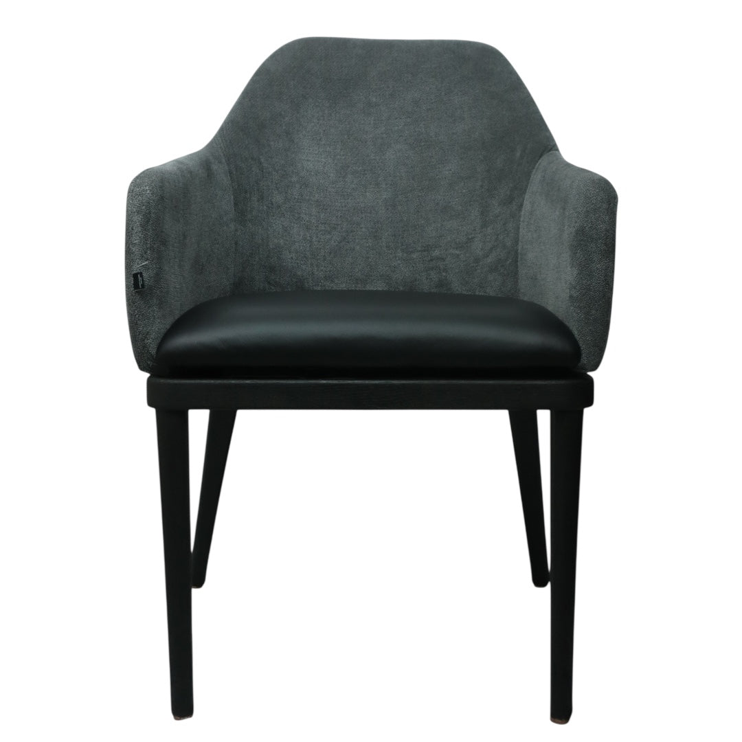 SILLA BOSTON - asiento en piel genuina, respaldos en textil, base de madera de encino
