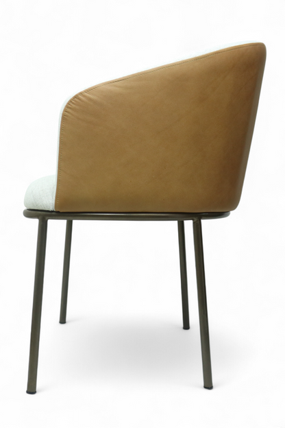 SILLA CANES - respaldos en piel genuina, asiento en textil de alta calidad, base de metal