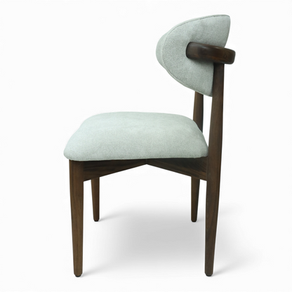 SILLA LAND - respaldo y asiento en textil gris, base de madera de encino tono nogal
