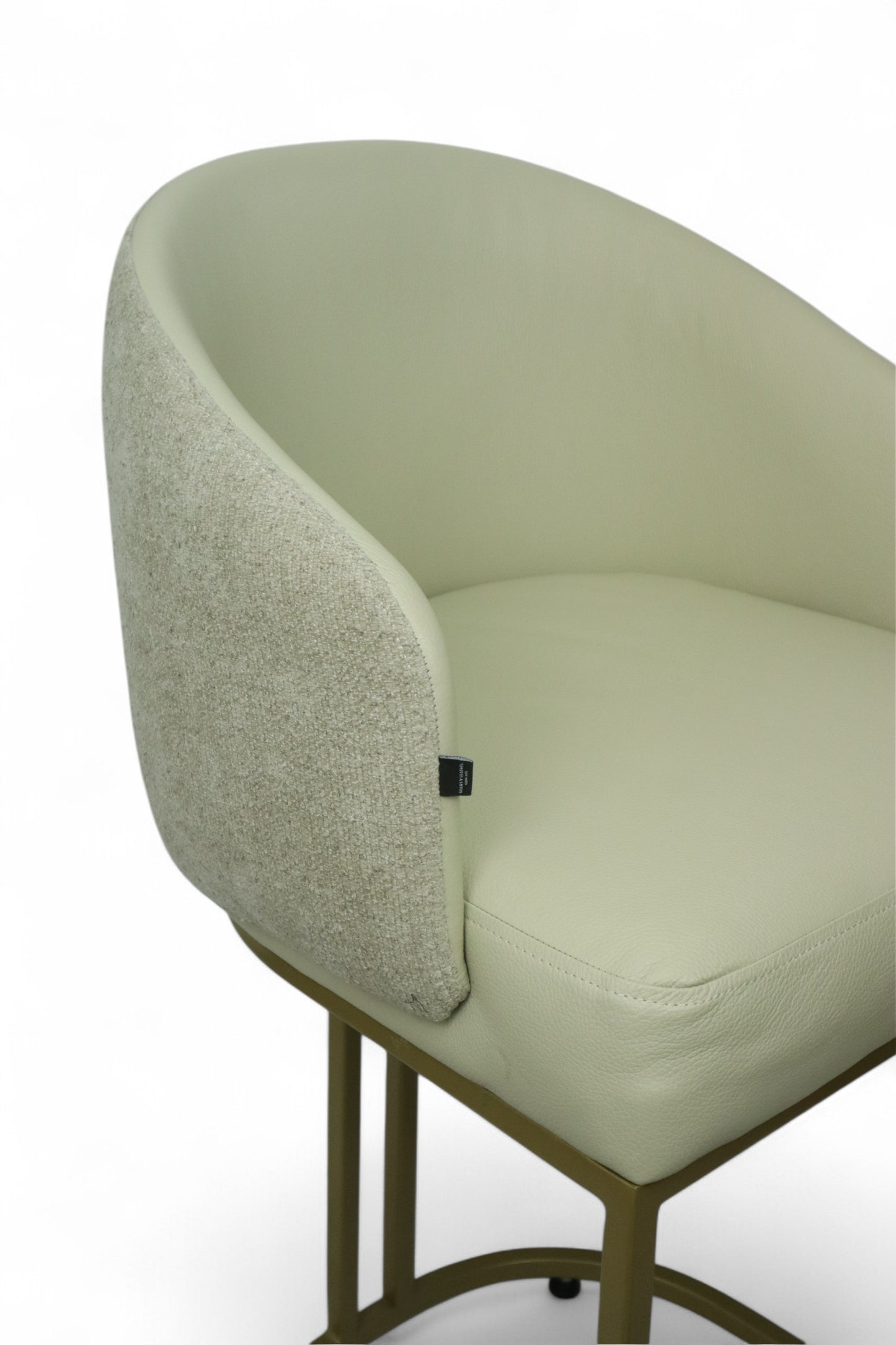 BANCO MEDIO DOLORES - respaldo interior y asiento en piel genuina, respaldo exterior en textil, base de metal