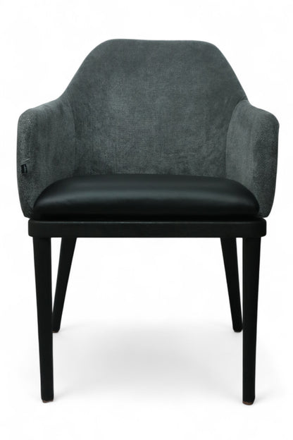 SILLA BOSTON - asiento en piel genuina, respaldos en textil, con base de madera de encino