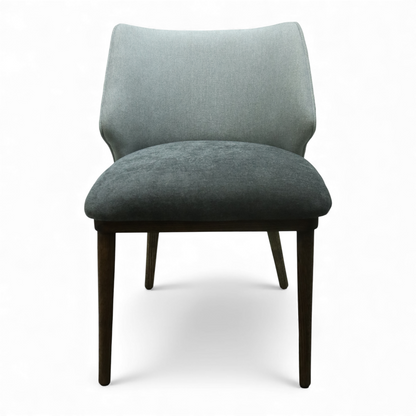 SILLA NEPAL - respaldo y asiento en textil color gris, con base de madera de encino